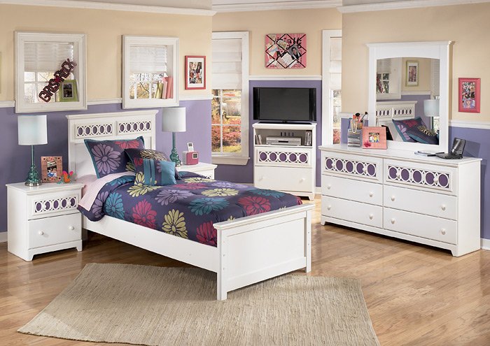 Zayley Twin Panel Bed, Dresser, Mirror, Chest & 2 Night Stands,Signature Design by Ashley