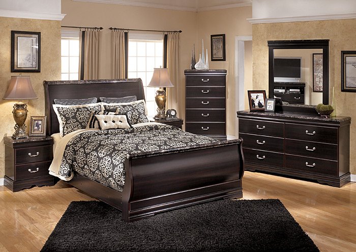 Esmarelda Queen Sleigh Bed,Signature Design by Ashley