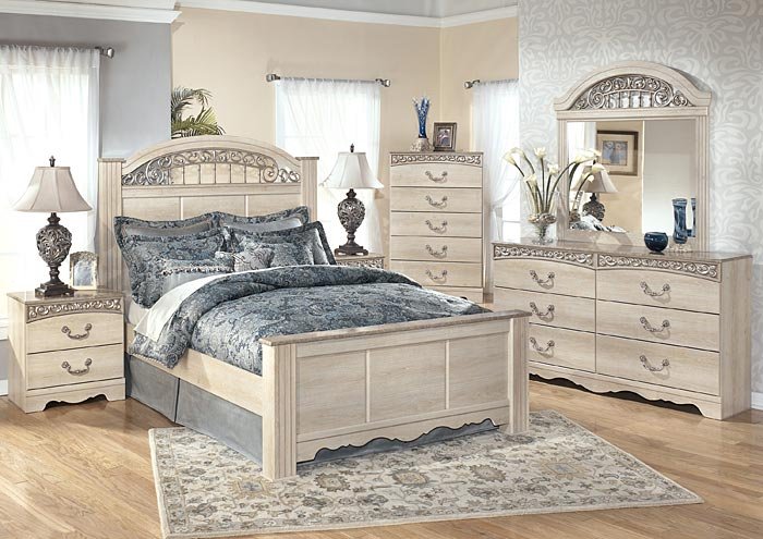 Catalina Queen Poster Bed,Signature Design by Ashley