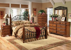 Wyatt Queen Poster Bed, Dresser, Mirror & Night Stand,Signature Design by Ashley